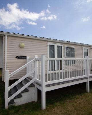 Lovely 6 Berth Caravan With Decking At Sunnydale Holiday Park Ref 35130sd
