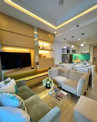 Modern 2-bedroom suite for 5 across MOA