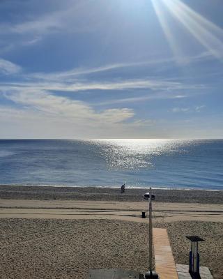 Primera linea de Playa a 10 min Estepona