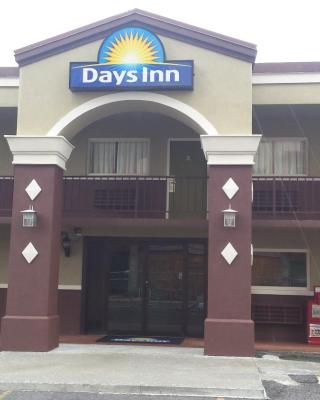 Days Inn by Wyndham Hot Springs