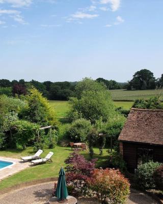 Countryside cottage with pool