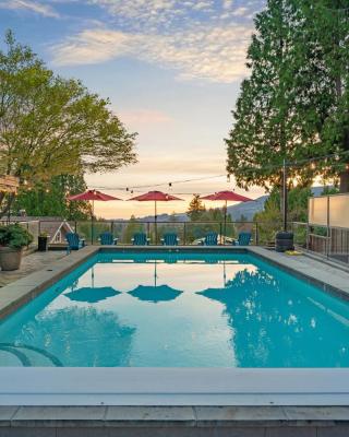 Seymour Private Bedroom, Ensuite Bathroom with Shared Pool, Hot Tub with Views
