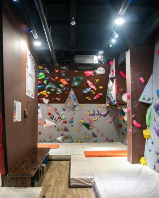 CLIMB INN COCOMO