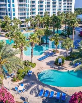 5 Star Resort 2BR 2 BATH King Suite Shuttle Pools Across from Beach