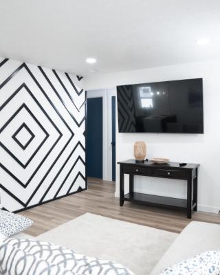 Beautiful Remodeled Home 3 BD 1 BTH w Hot Tub
