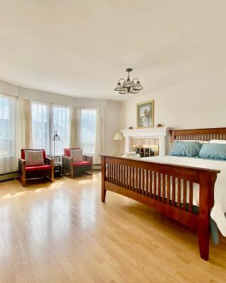 Burnaby Metrotown Cozy 3 Bedroom Suite