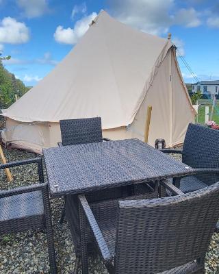 B&B Glamping Bell Tents at The Ring Pub