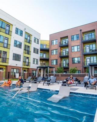 Free parking Gym & Pool Downtown at CityWay