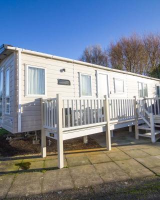 Beautiful Lodge At Manor Park In Hunstanton Ref 23018k