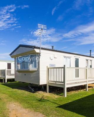 8 Berth Caravan For Hire With Decking At Heacham Holiday Park Ref 21036h