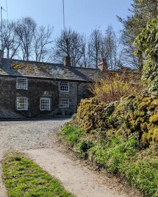 Millers Cottage, Broughton - family & pet friendly