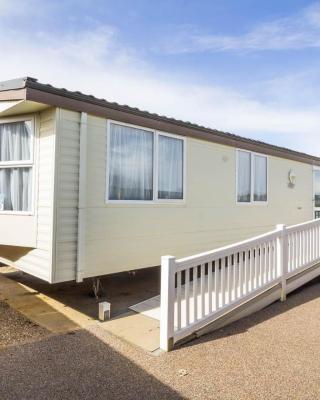 Wheelchair Friendly Caravan For Hire Norfolk Near The Beach Ref 13016l