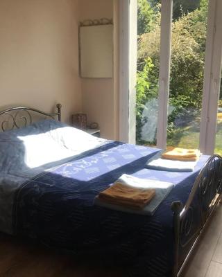 Studio indépendant sur jardin proche Lorient