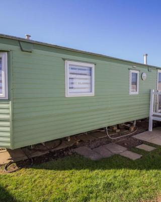 Cosy Caravan By The Sea At California Cliffs Holiday Park In Norfolk Ref 50006c