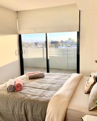 Shared Homestay Tranquil Art Deco Private Room with Private Bathroom In Brunswick