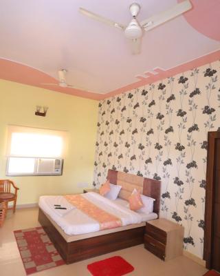 Hotel Mukund Priya- Near Krishna Janam Bhoomi