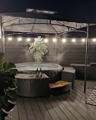 The POD Unique & Stylish Luxury Accommodation With Hot Tub