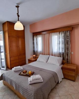 ANASSA HOME A Spacious Cretan House Next To The Sea, Family and Couple Friendly with Terrace in Makry Gialos & Ierapetra