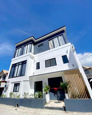 NEW Modern home near Airport, Beach and Fast Wi-Fi