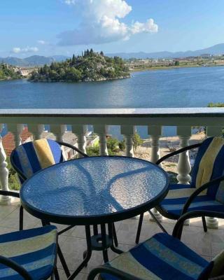 Lacus - home with a view