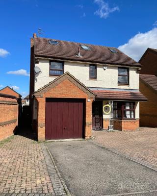 Spacious 10 bed house in Leicester