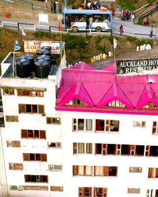 Auckland Hotel and Restaurant Near Mall Road