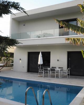 Elia Luxury Villa