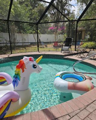 Fun Oasis - Pool is OPEN! By Busch Gardens/USF
