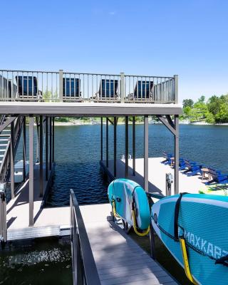 New Home, Dock, Home Theatre Projector, Hot Tub, Fire Pit, Kayaks