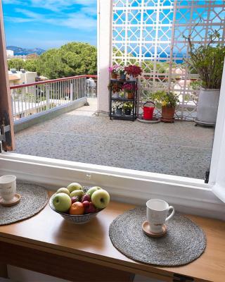 Zoumperi Nea Makri 4-5 guest apt big balconies 5 min to beach