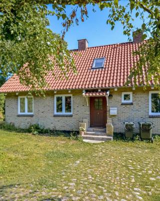 Beautiful Home In Rønde With Kitchen