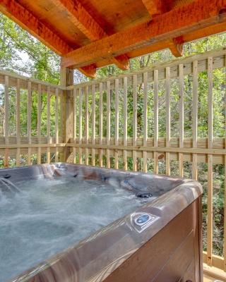 Lovers' Hideaway, 1 Bedroom, Jetted Tub, Private, Pool Table, Sleeps 4