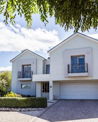 Nerf-af Cottage and private ROOMs at Onrus , Hermanus