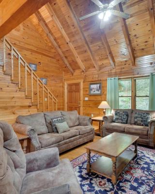 Cabin with Hot Tub about 6 Mi to Downtown Gatlinburg!