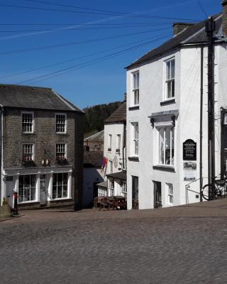 Town View Alston