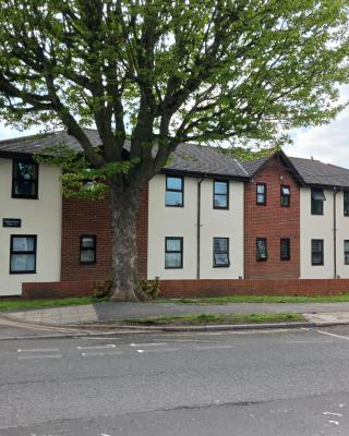 Cosy 1-Bed Apartment in Swindon private parking