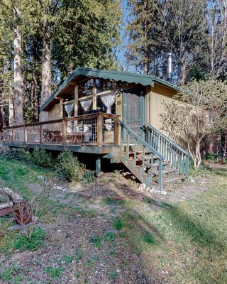 Cozy Cedar Cabin