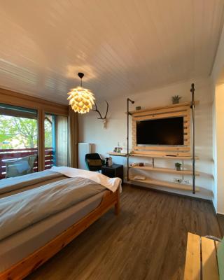 Doppelzimmer mit Bad & Balkon