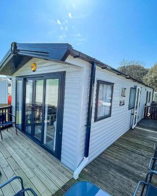 Beautiful Caravan For Hire With A Partial Sea View In Suffolk Ref 32042az