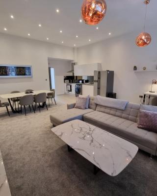 Stunning 1 Bed Apt Minutes From Bham City Centre!