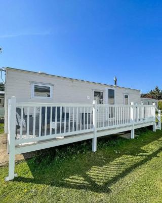 Gorgeous Caravan With Decking In Breydon Water Holiday Park, Ref 10081b