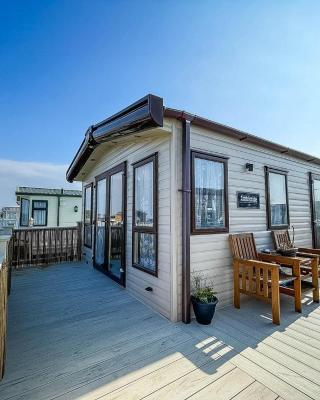 Beautiful Caravan With Sea Views At California Cliffs In Scratby Ref 50010oc