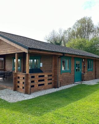 Kingfisher Lodge, Lake Pochard