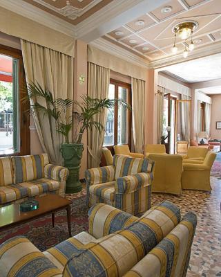 Hotel Maestoso