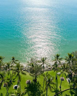 ABSOLUTE BEACH FRONT MACKAY - Blue Pacific
