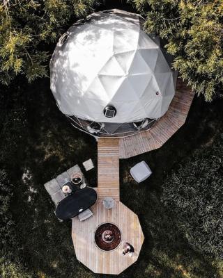 Beautiful Olive Pod Geo Dome House with Hot Tub