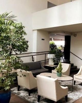 Condotel with Free Parking Wifi Central AC by StayHawaii