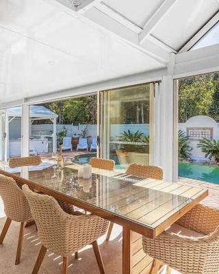Aquablue Holiday Home - Hot Spa & Pool - 2m Walk to Beaches