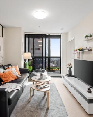 Cozy CBD 2 Bedroom Apartment with car park