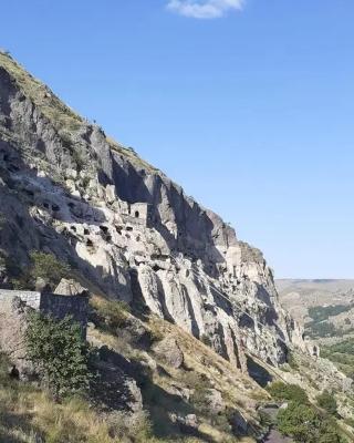 Vardzia Сhachkari